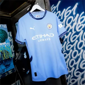 Alternative view of Manchester City maglia gara Home 24/25