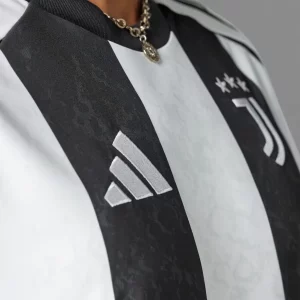 Alternative view of Juventus Maglia Home 24/25